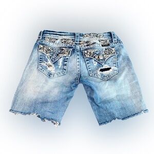 VTG MISS ME Y2K EMBELLISHED DENIM JEAN SHORTS // SIZE 26🌟